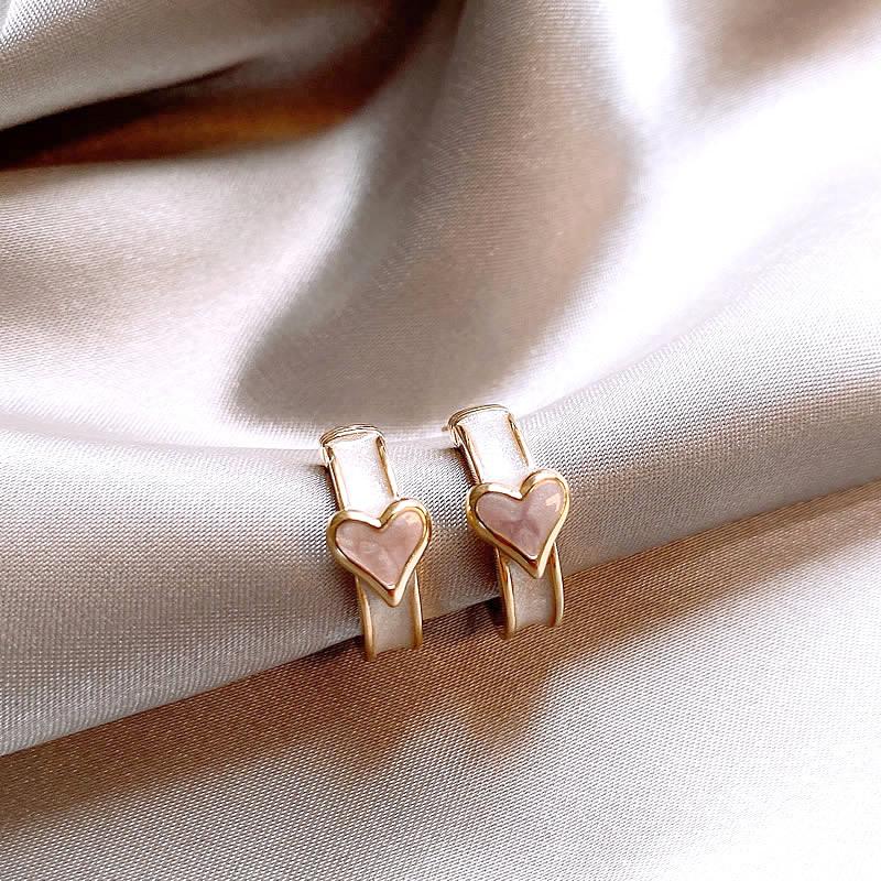 

Серьги-пусеты в форме буквы C с капающей любовью, легкая роскошь, высокое качество, универсальные серьги, женские нишевые серьги с простым дизайном