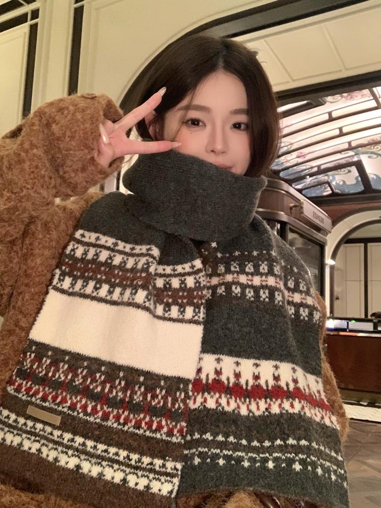 Fair Island Wind Jacquard Knitted Scarf Women's Winter New Warm Versatile Student Couple Neck Scarf Tide