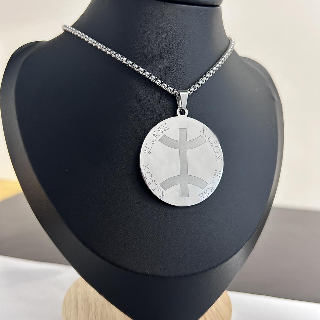 A stainless steel round Berber pendant necklace, a fashion accessory, creative gift for men and women, a necklace pendant for friends
