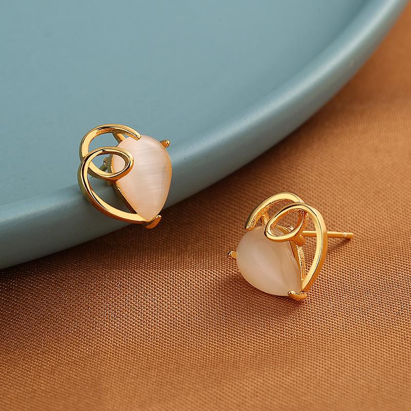 

Позолоченные серьги-пусеты женские с сердечком из нефрита Хэтянь и каплей «кошачий глаз» Standard