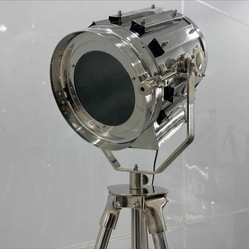 Stojací lampa Searchlight s povrchovou úpravou v chromu s ocelí, bodové světlo, nastavitelné bytové dekorace, stojací rohová světla
