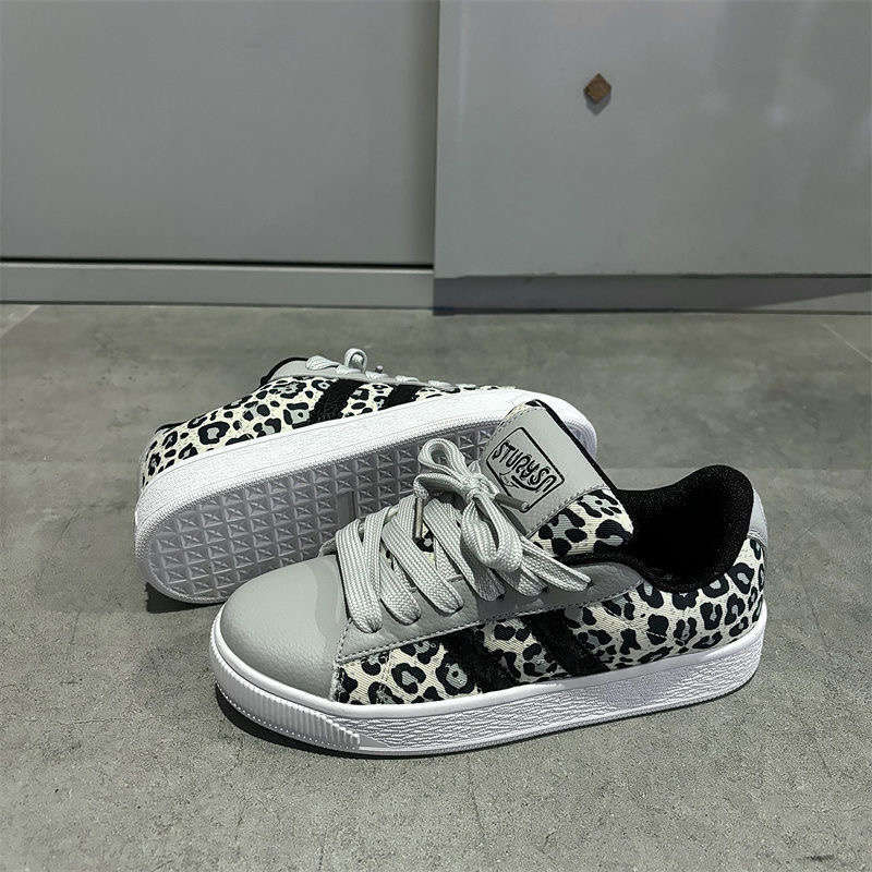 

Гонконгський стиль ретро пара оригінальні хлібні туфлі жіночі інс осінь нові повсякденні моральні тренувальні дошки 40