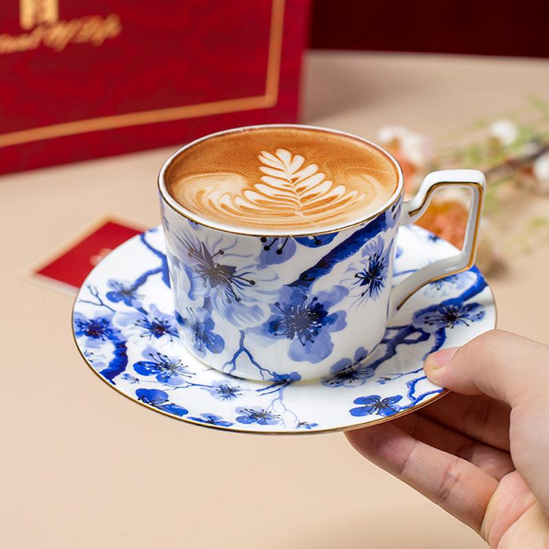 Modro-bílý kostní porcelánový pozlacený šálek na kávu a čaj s podšálkem - Retro design