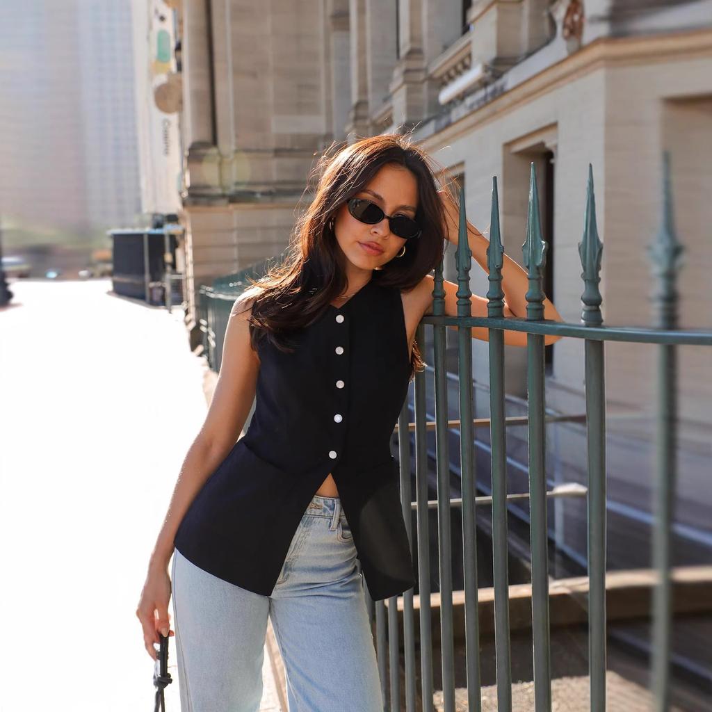 Women's V Neck Sleeveless Vest Slim Fit Casual Blazer Style Top Solid Color Single Breasted Waistcoat