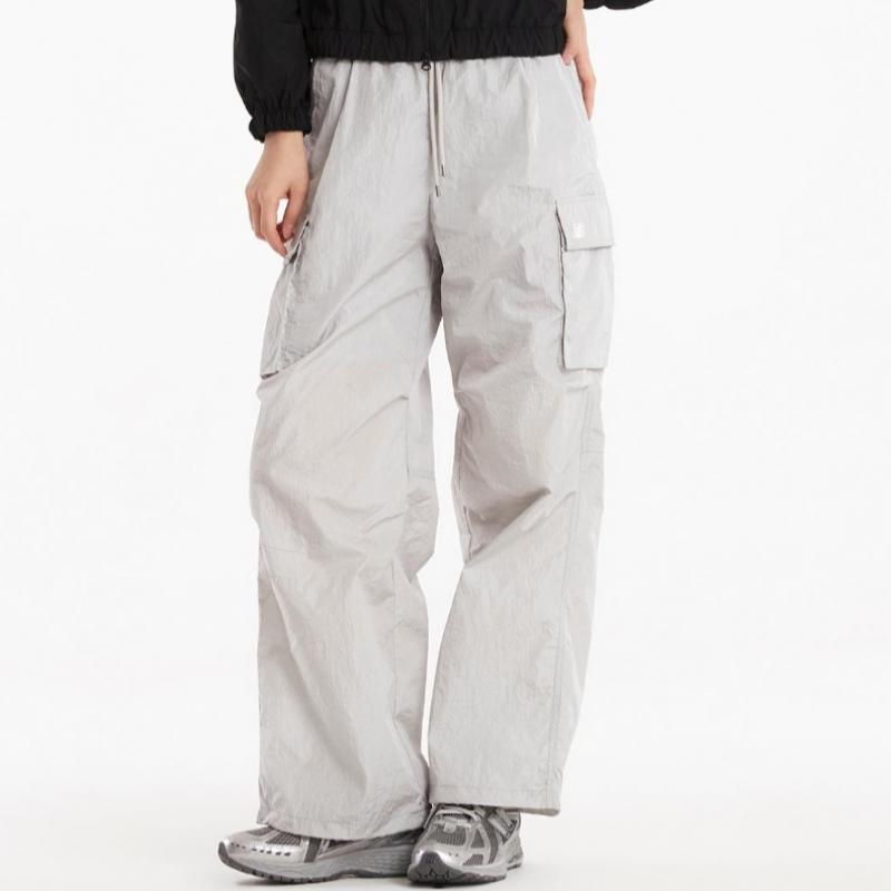 New Balance Lightweight Woven Wide Cargo Pants B1 Nbntf2w422