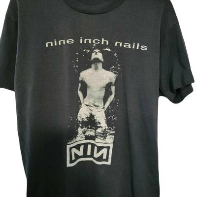 Tops – T-Shirts
