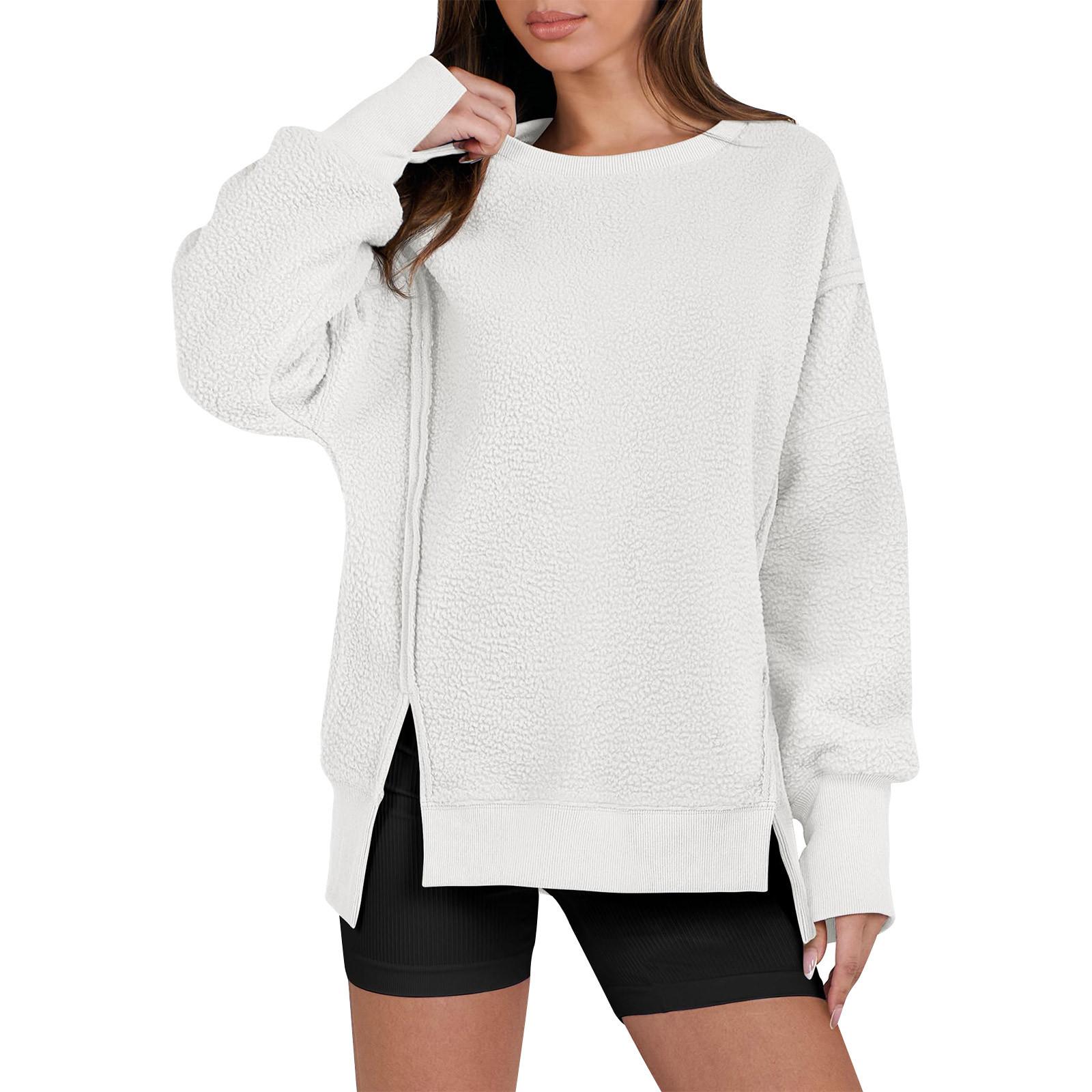 Женский свитер в полоску осень-зима с длинным рукавом и открытыми плечами — фото 3