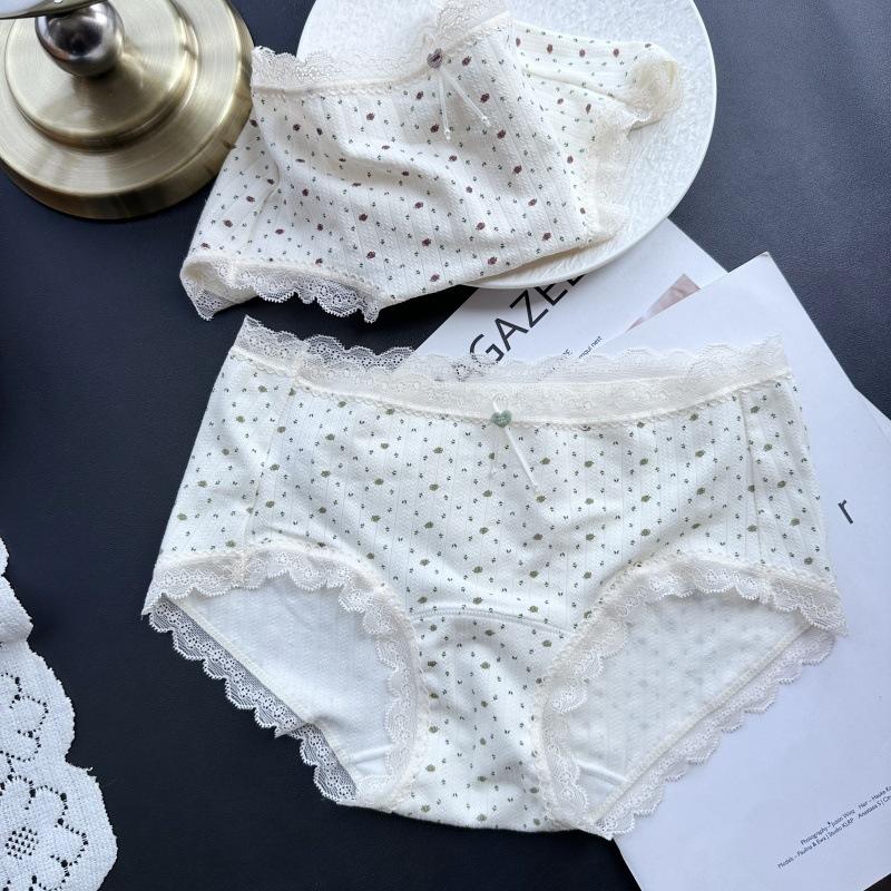 Ladies Spring and Summer Small Fresh Cotton Print Lovely Comfortable Mid Waist Underwear