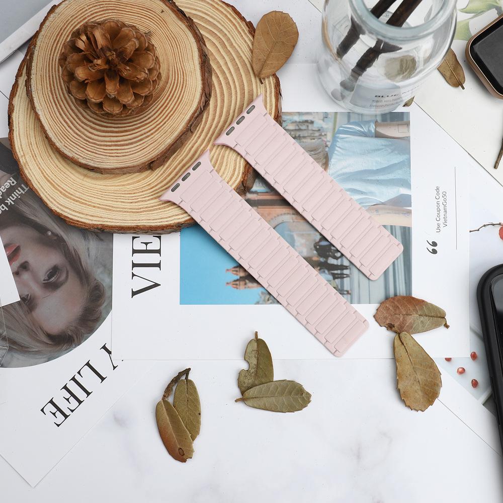 „Curea de culoare contrastantă din silicon magnetic S9 pentru Apple Watch Series 5-9”