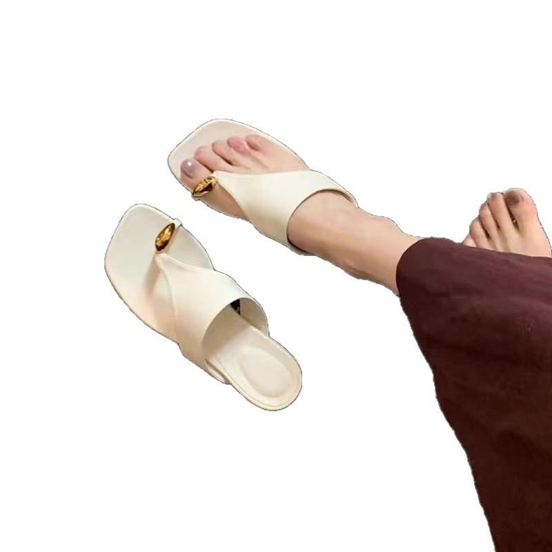 Grape Mother Same 2025 New Fashionable Metal Cover Toe Square Head Small Low Heel Cool Slippers Women Wear Summer Beach