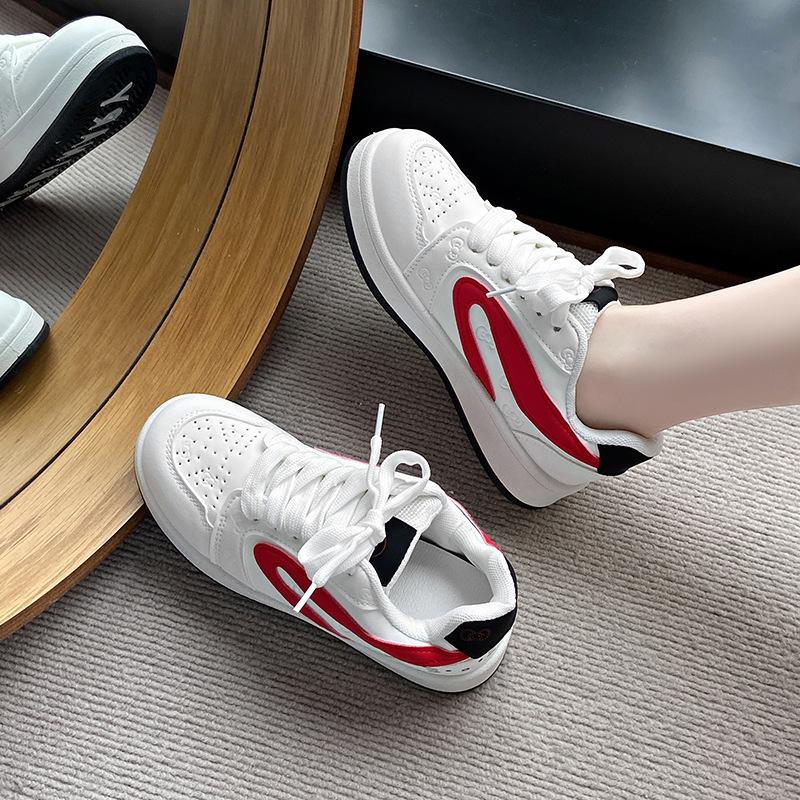 New niche design sense trend casual street shot versatile skateboard shoes women's retro Harajuku bread shoes