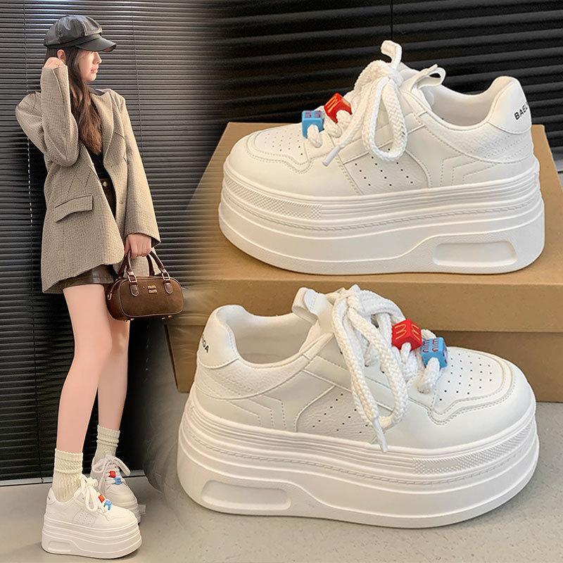 Inner heightening platform white shoes women's 2025 autumn new small muffin shoes niche versatile casual board shoes tide