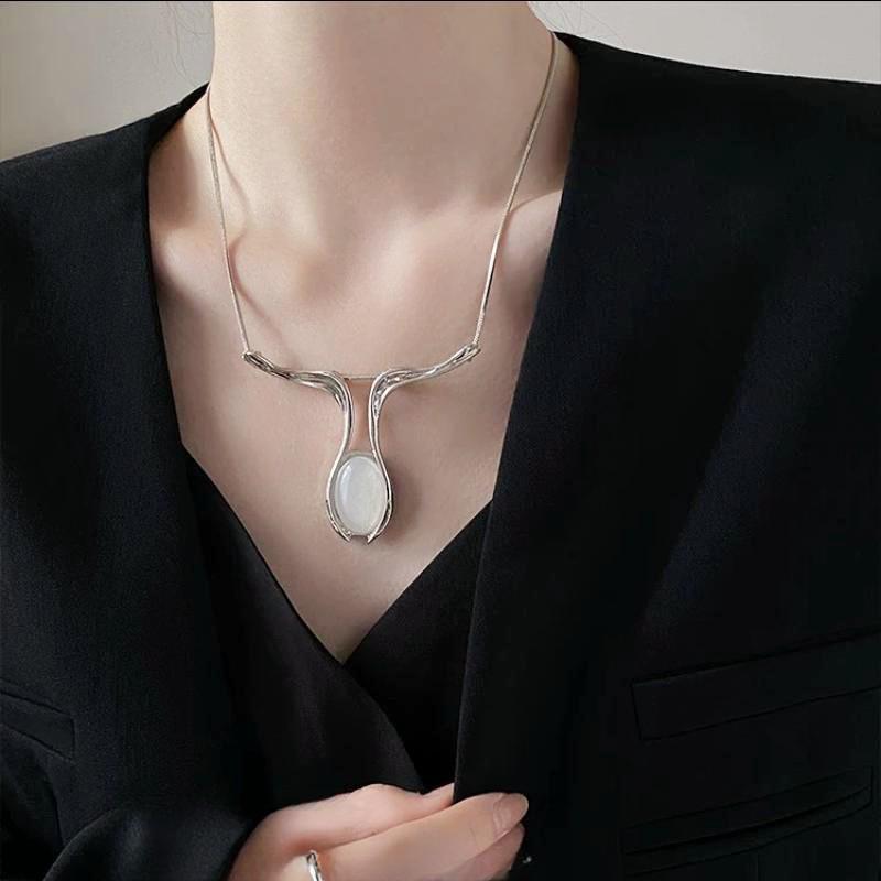 High-End Moonlight Stone Water Drop Necklace: Unisex Chinese-Style Luxury Choker