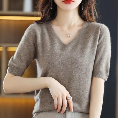Five-Sleeve V-Neck Knitted Sweater for Women - Loose Casual Korean Style Half-Sleeve Top