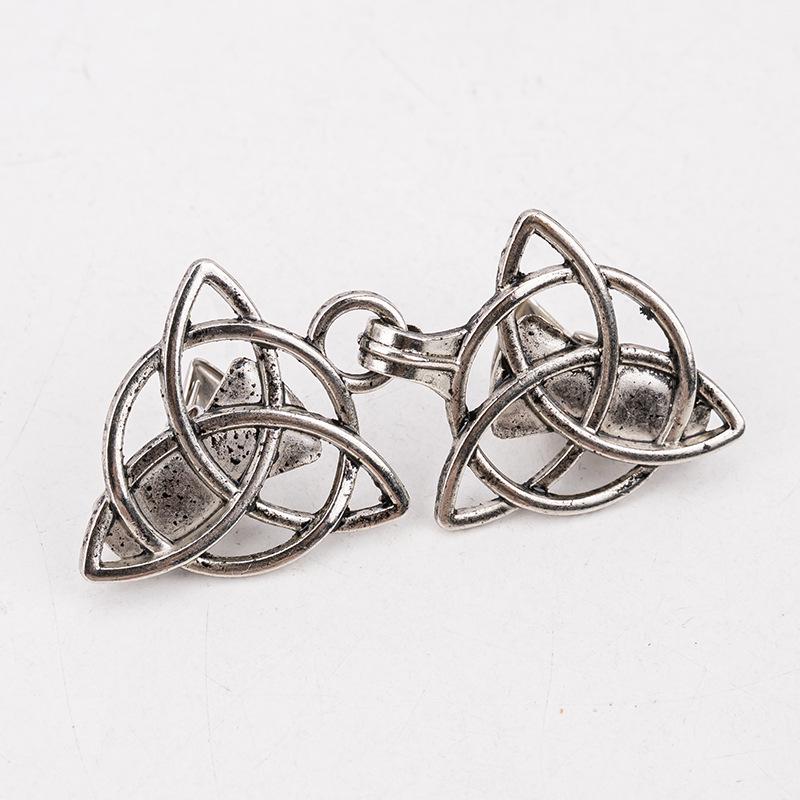 

Vintage European Rhinestone Sweater & Shawl Clip for Women - Alloy Anti-Exposure Scarf Buckle Accessory