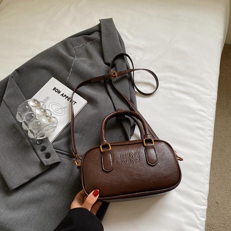 

Fashion commuter messenger 2025 autumn new handbag new foreign style bag casual retro texture shoulder bag