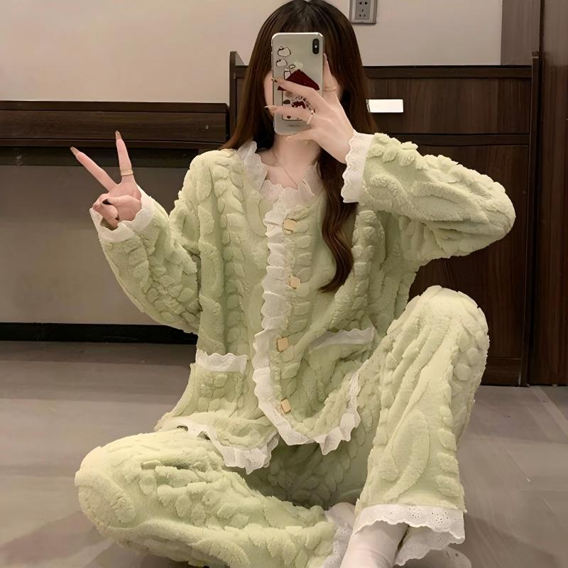 Women's Plus Size Coral Fleece Pajama Set - Plush, Thickened, Warm Lambswool for Autumn/Winter; Wearable Outdoors