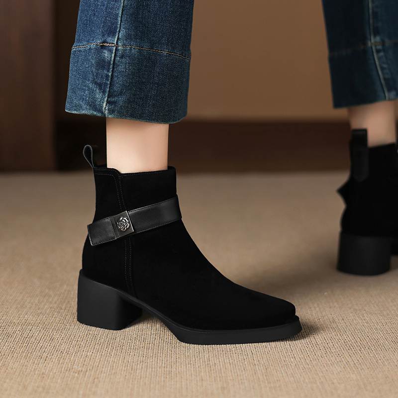 Krazing Pot Cow Suede Nubuck Round Toe Chunky Heels Chelsea Boots Size 43 Zipper Metal Flowers Women Platform Ankle Boots