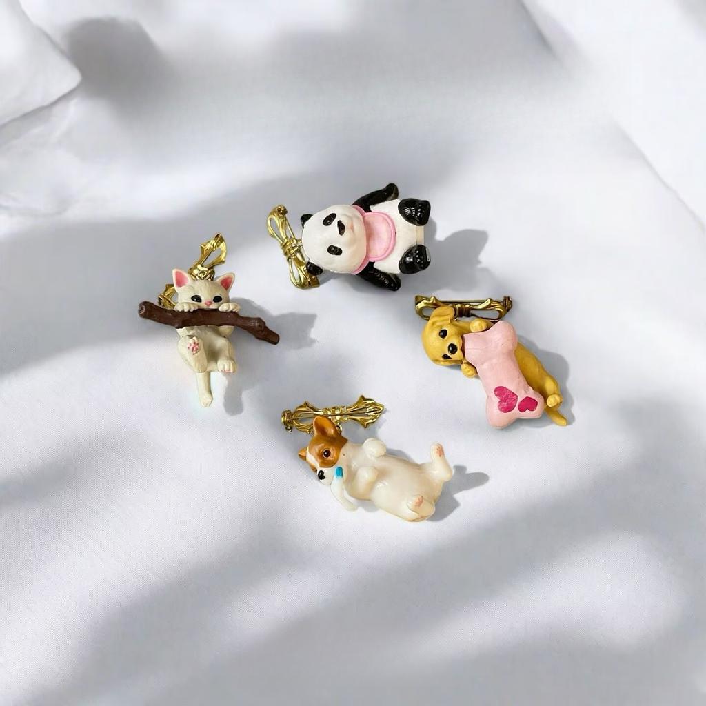 Popular cute kitten hugging branches, cat three-dimensional brooch, three-dimensional badge, badge, student shoes, bags, accessories