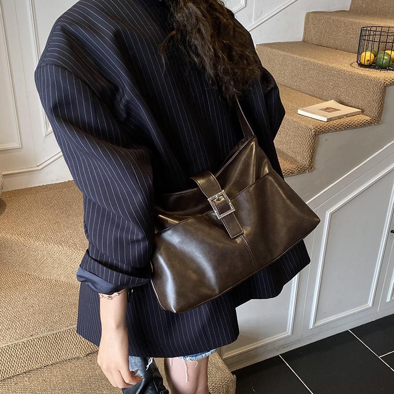 Casual large-capacity bag women's 2025 new commuter versatile shoulder messenger bag slack tote bag bucket bag