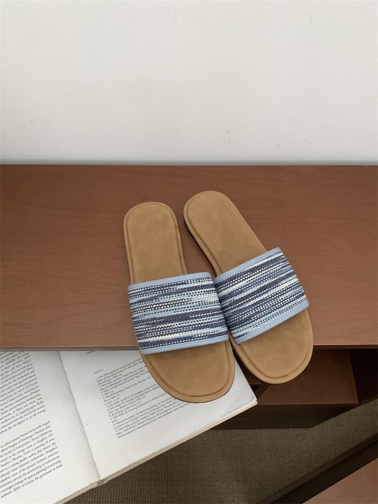 Flat-bottomed retro niche one-word cool slippers women's shoes outer wear 2025 summer casual versatile soft-soled beach sandals