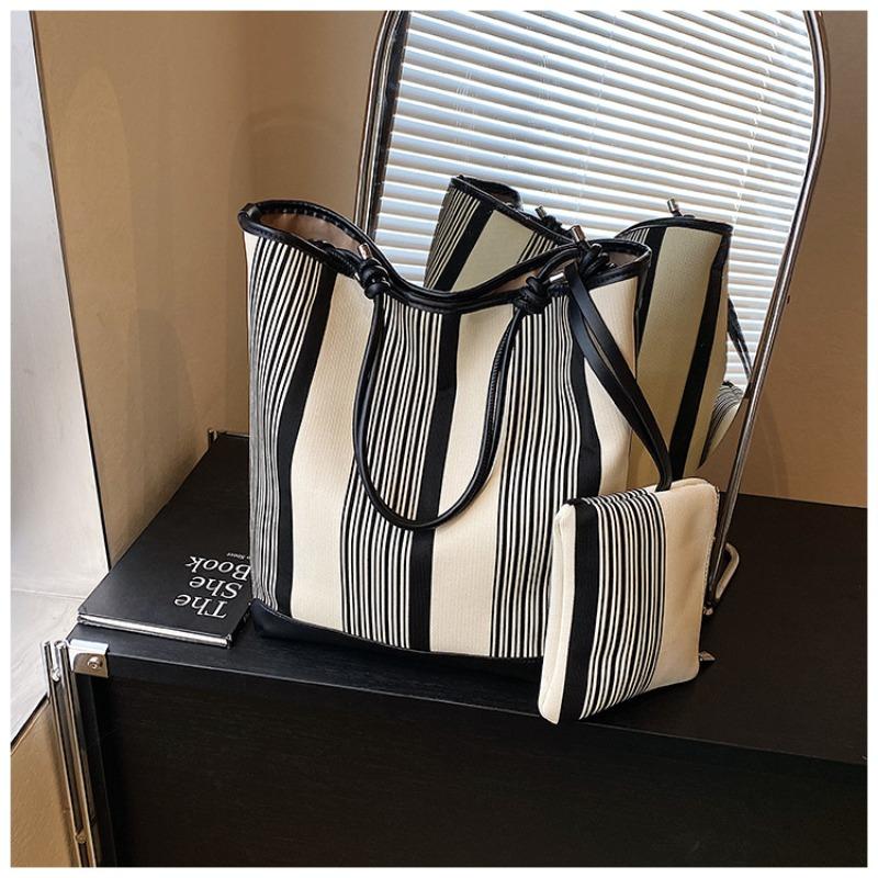 Niche new spring and summer large-capacity tote bag women's commuter fashion simple and versatile shoulder bag