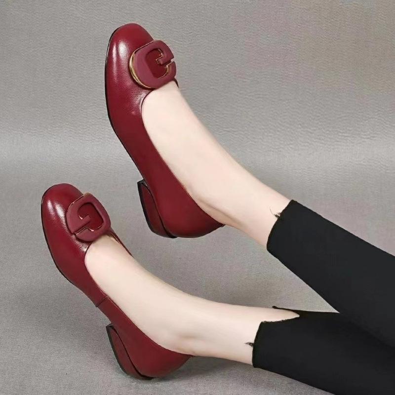 Spring and Autumn New Rubber Soft Sole Soft Leather Women's Shoes Flat Sole Mom Loafers G Metal Buckle Small Leather Shoes Work Foreign Trade
