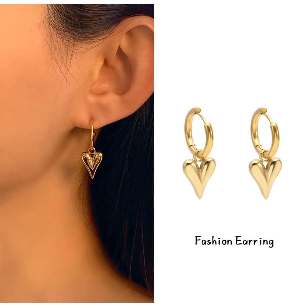 Veelzijdige Titanium Goud Hart Oorbellen: Niche High-End Oorklemmen & Hoops voor Vrouwen