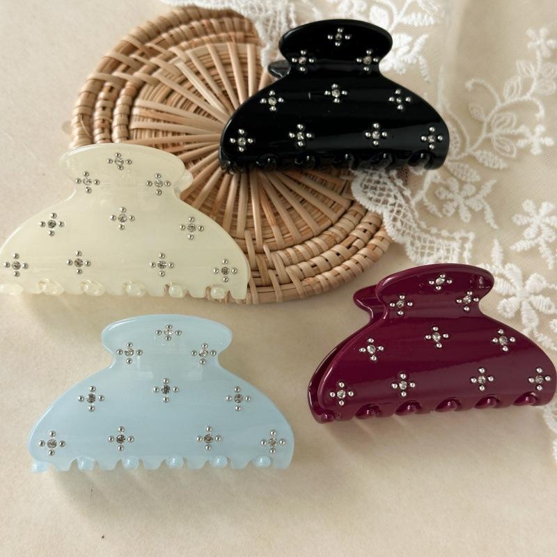 Sophisticated Deep-Tone Hair Clamp Adorned With Intricate Sparkling Micro-Studs For An Elevated Evening Look And Secure Hold