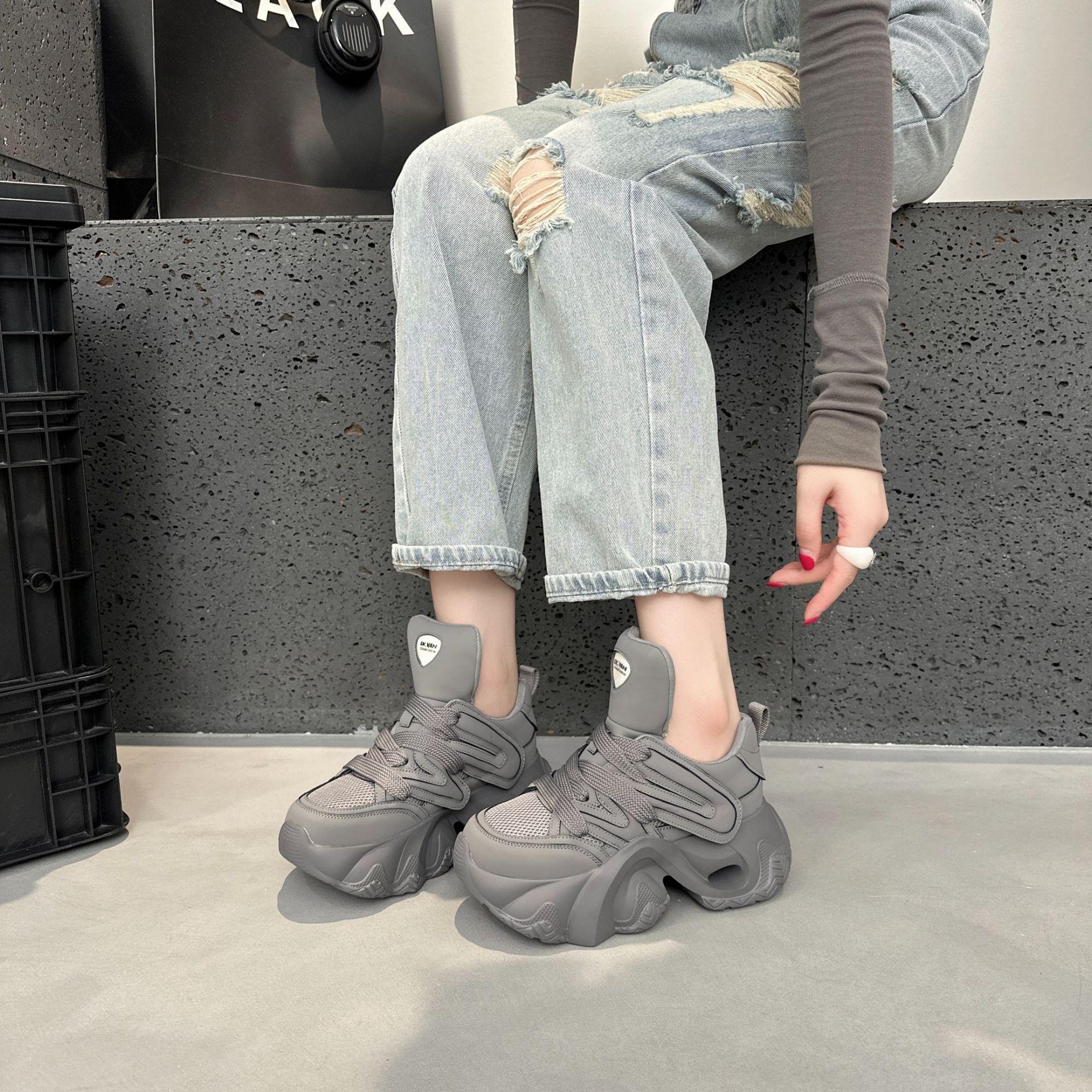 

European Station Summer Breathable Hollow Daddy Shoes Women s 2025 New Thick-soled Height Increasing Lightweight Sports Casual White Shoes 35