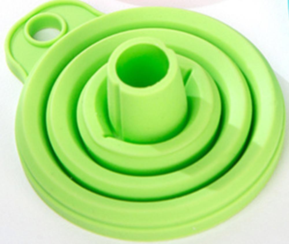 

Складная силиконовая воронка для жидкости FoodyMine зелёный