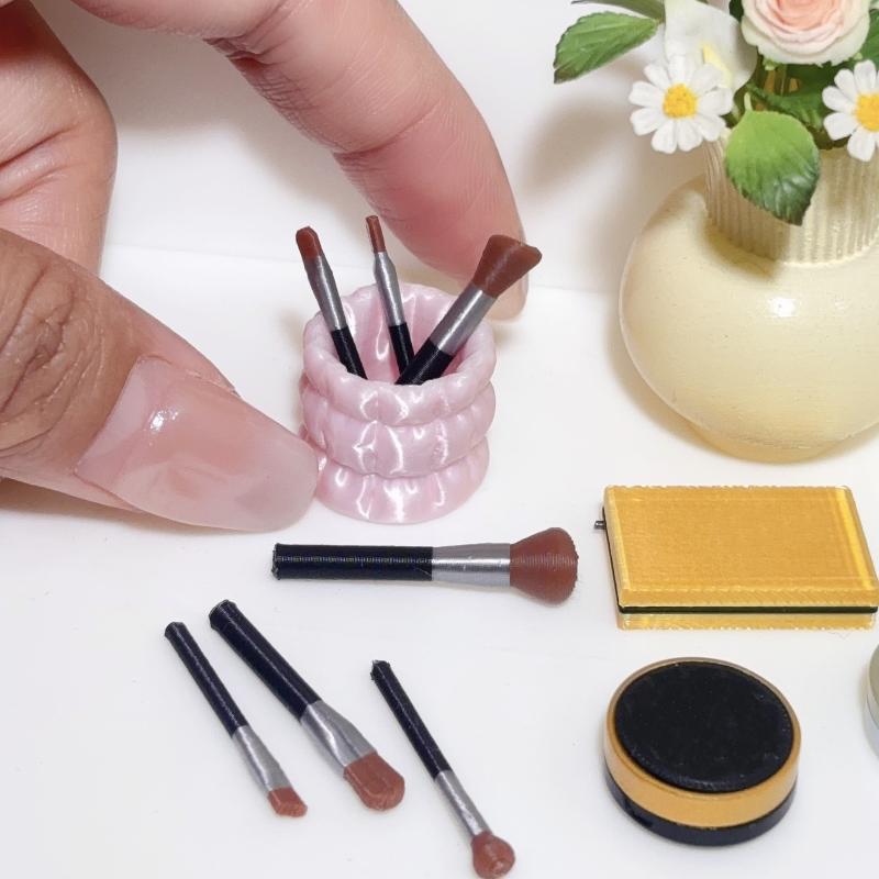 1 Set Doll Accessories Toys 1/12 Dollhouse Miniature Simulation Makeup Brush Pen Holder Model Ornament Scene Decoration