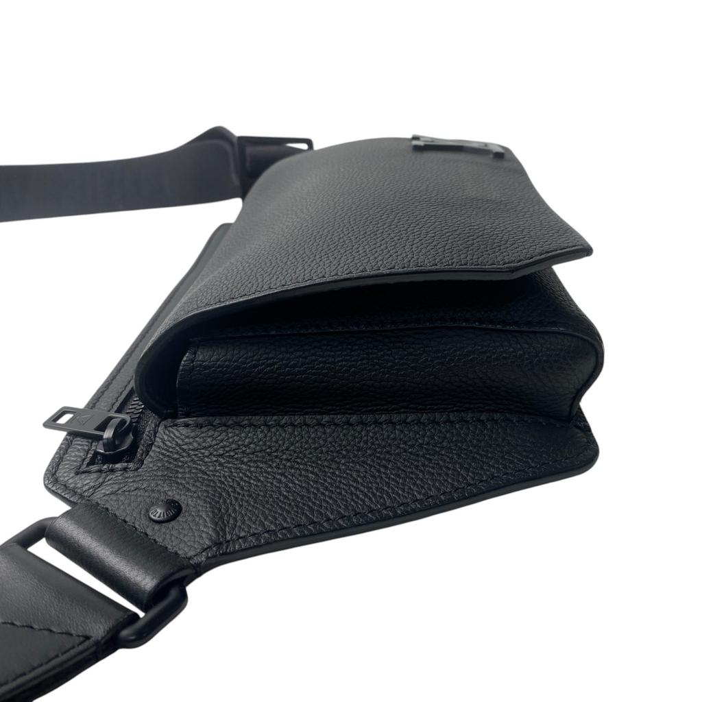 Used LOUIS VUITTONbody bag black leather mens