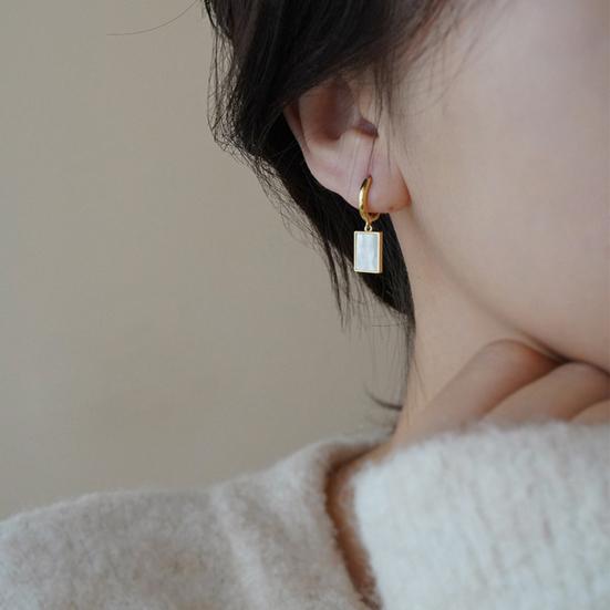 1 pár dámských náušnic huggie Antialergické Lesklé Geometrický Obdélníkový Tvar Kontrastní Barva Ozdoba Uší Nerezová Barvostálá Dámské Visací Náušnice