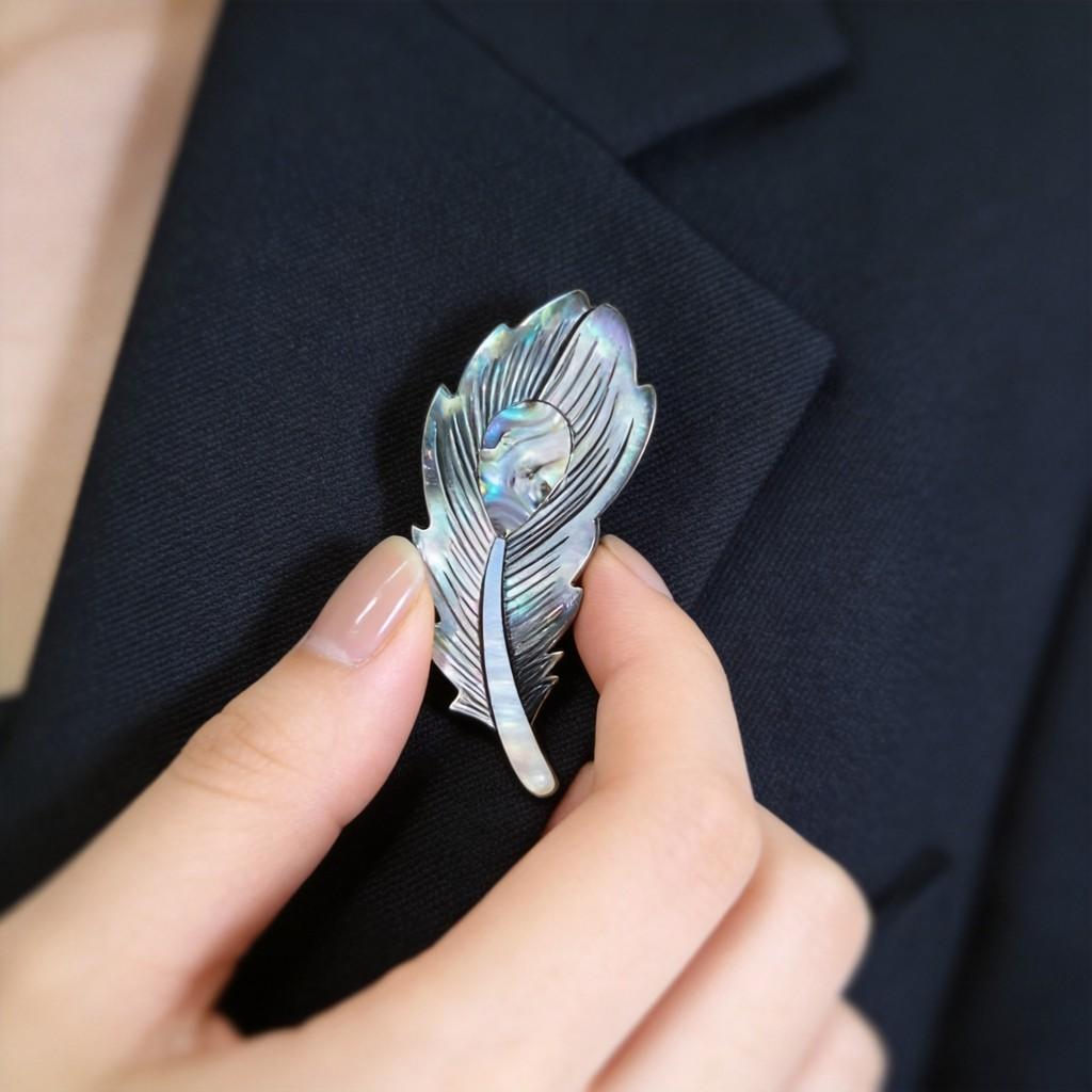 Shell Geometric Brooch With Inlay For Fashion Casual And Gift Giving