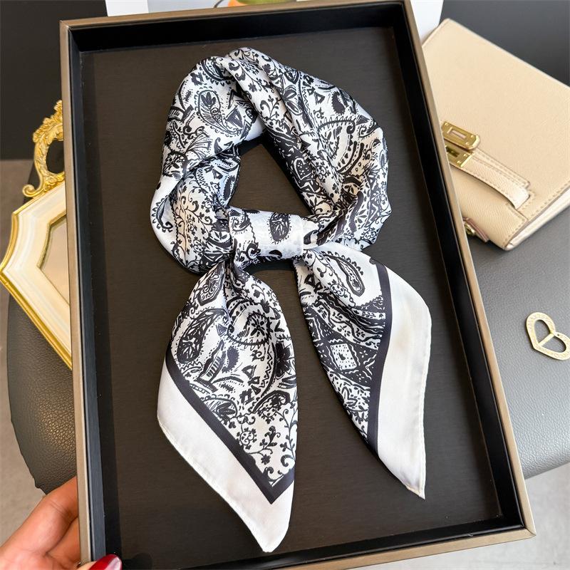 Women S Printed Cashew Pattern Silk Like Square Scarf For Sun Protection And Fashion