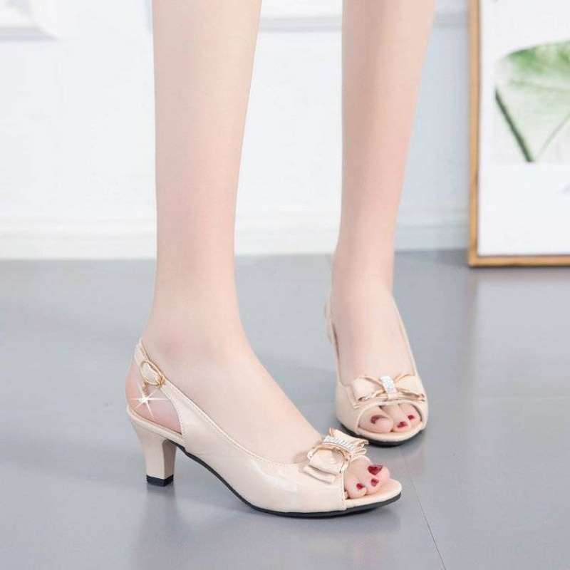 Fish mouth sandals women's thick heel 2025 spring and summer new one-word buckle high heels Korean version versatile medium heel shallow mouth women's