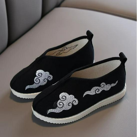 

Children s Old Beijing Embroidered Hanfu Shoes - Ethnic Style Performance Footwear for Boys 37