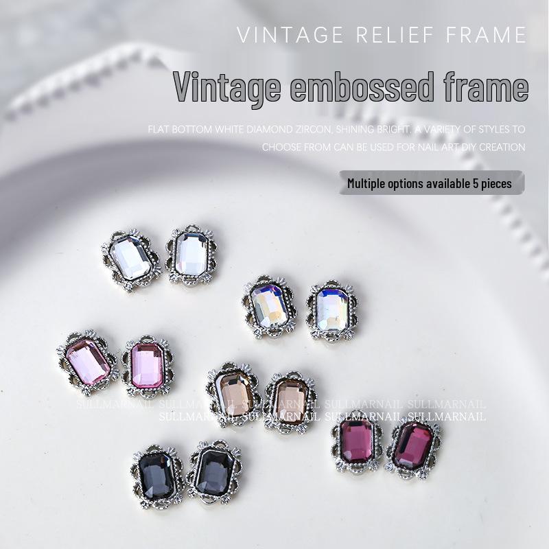 

Metal-Edged Multi-Faceted Diamond Nail Art Decorations - 5 Piece Set