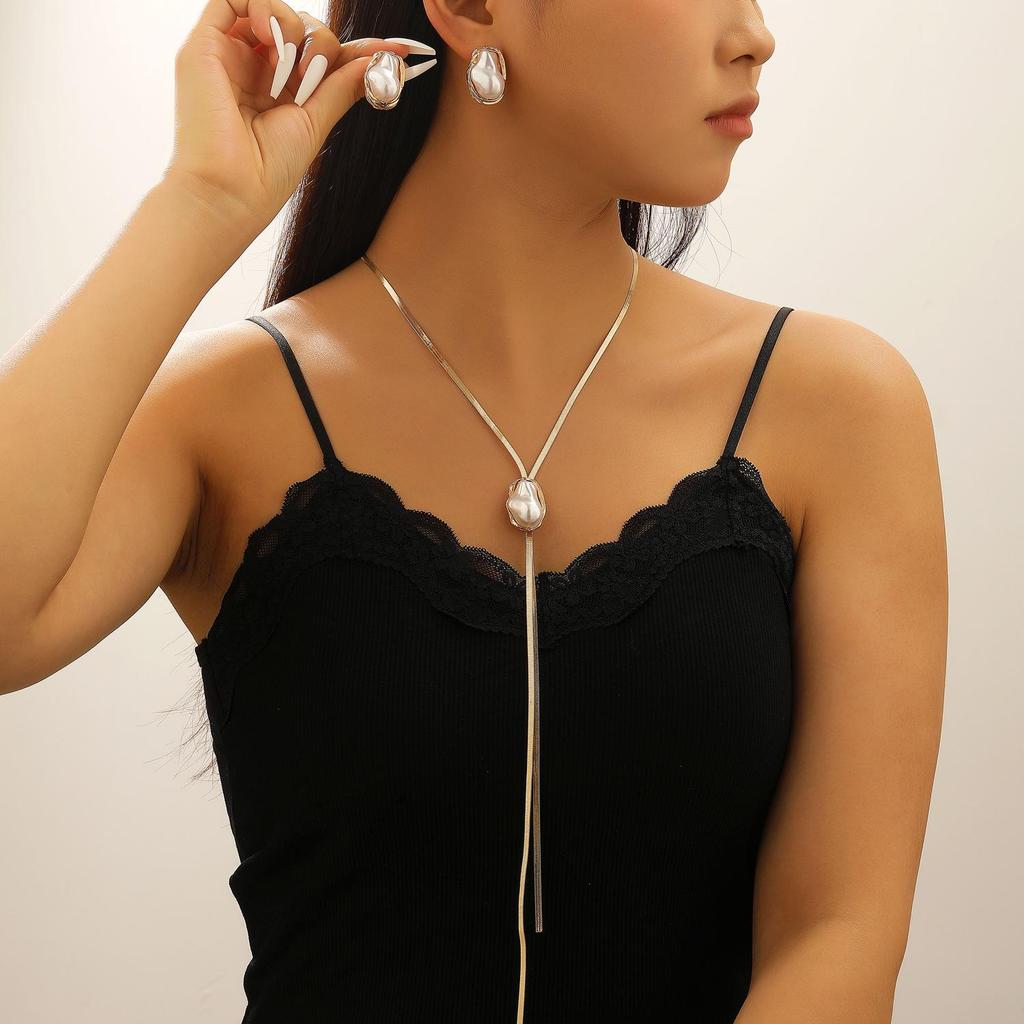 Baroque Pearl Jewelry Set: Necklace, Earrings, Ring, Bracelet, Choker for Women