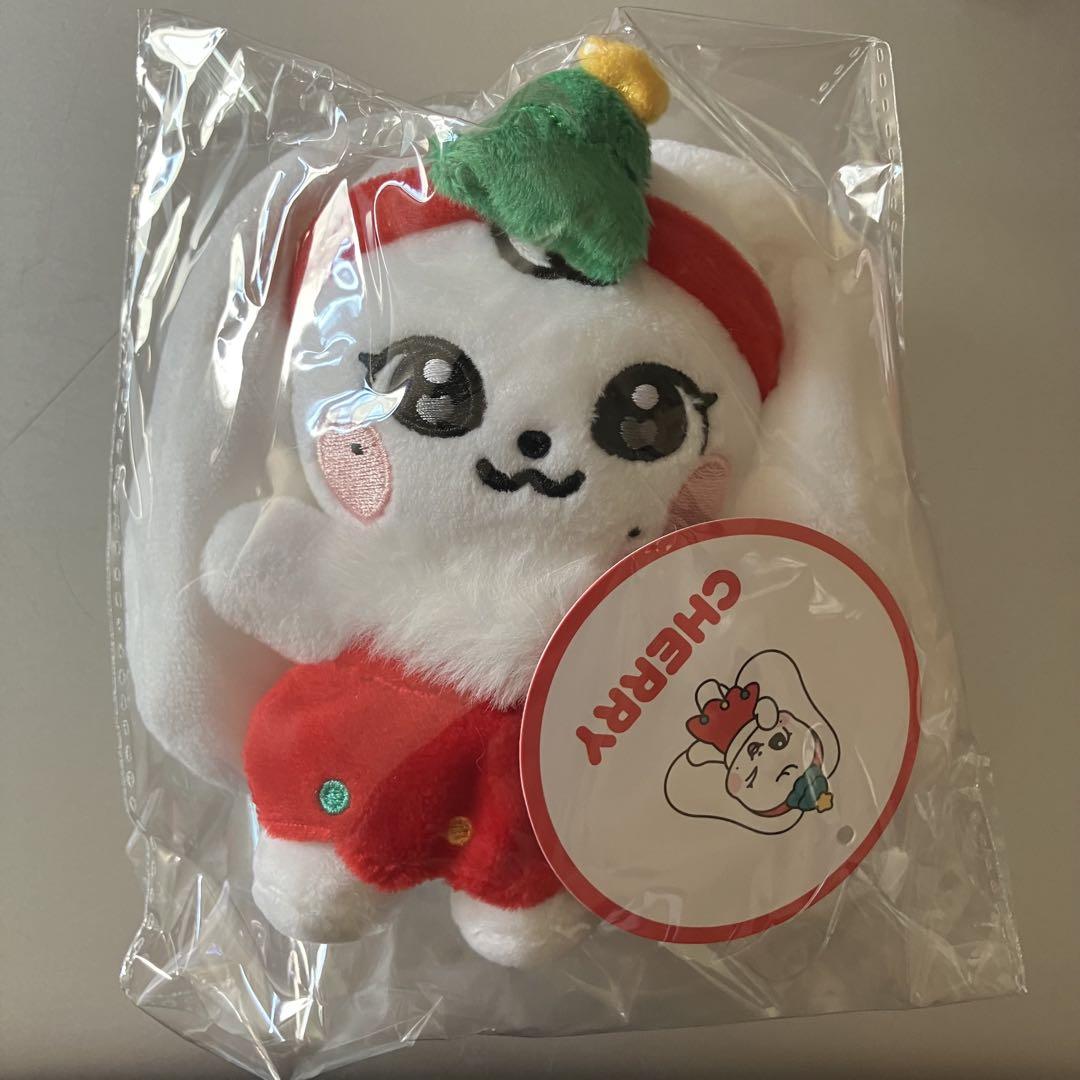 

[USED] IVE MINIVE Minibu Christmas Plush Toy CHERRY/Wonyoung