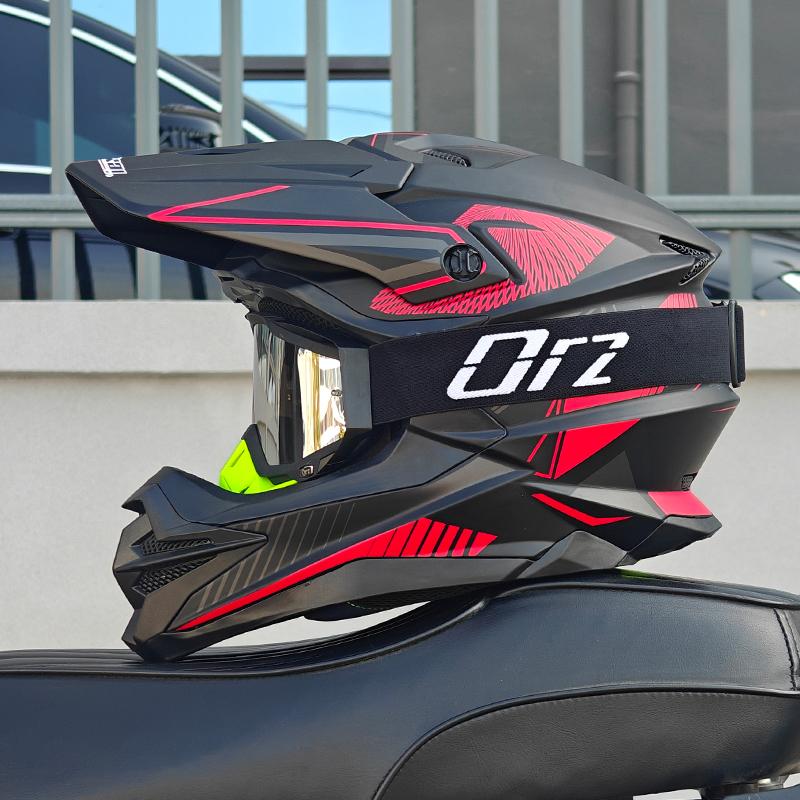 DOT Approved Adult Motorcycle Helmet Off-Road Dirt Bike Racing Full Face Helmet with Goggles