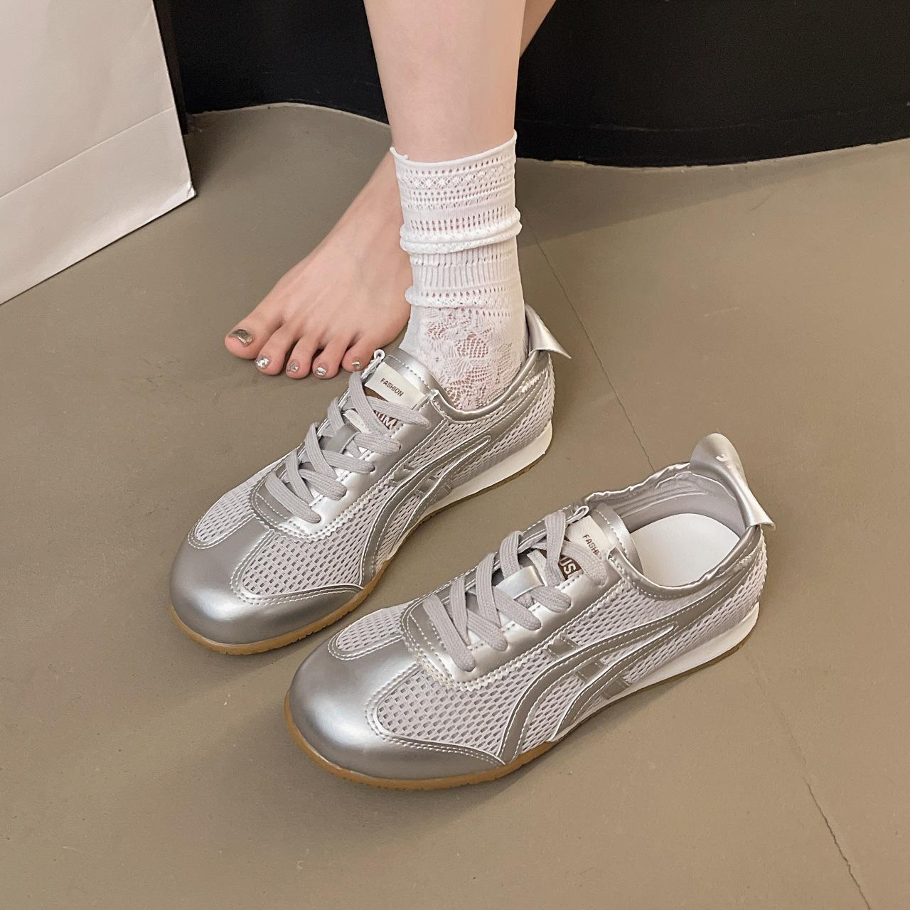 

Niche inner height-increasing moral training shoes women s summer 2025 new models, empty mesh breathable casual sports shoes, versatile littl 40 серебряный