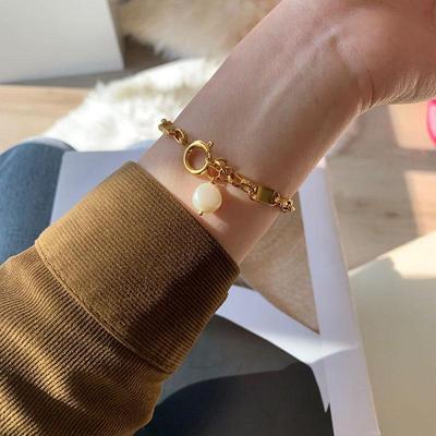 Vergoldetes quadratisches Süßwasserperlenarmband: Stilvoll Europäisch & Amerikanisch Chic, High-End, Vielseitiges Design.