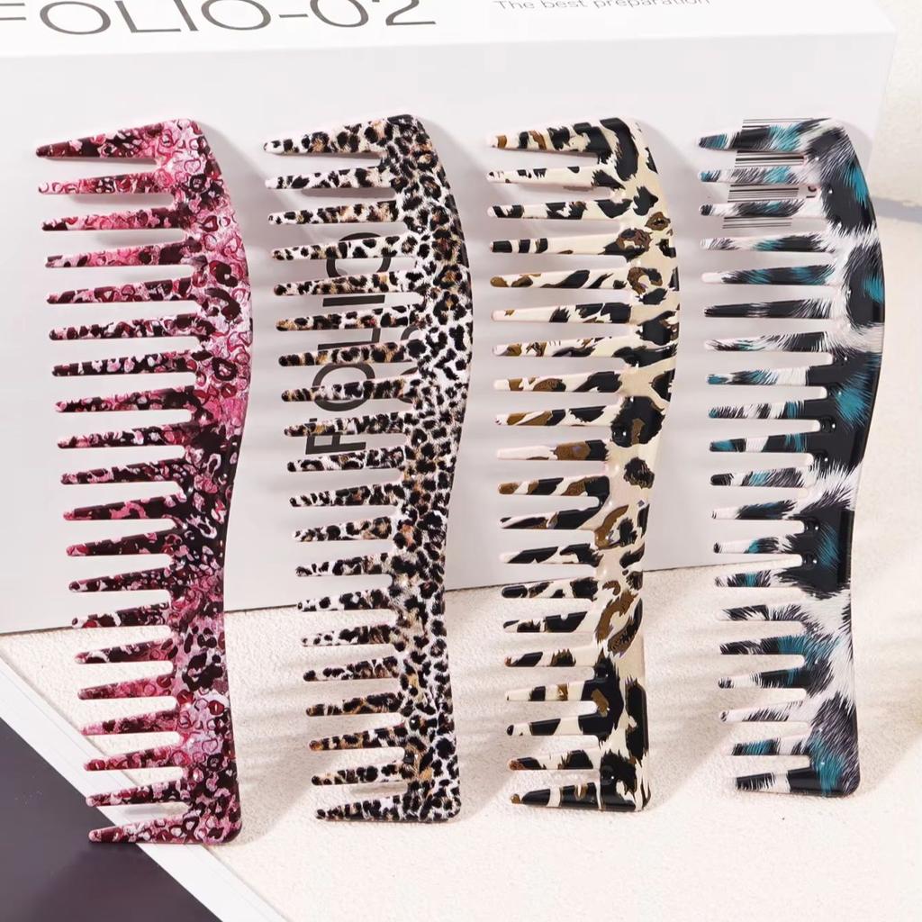 1pc Animal Pattern Styling Comb - Ergonomic Wide Toothed Comb Suitable for All Hair Types, Durable ABS Handle