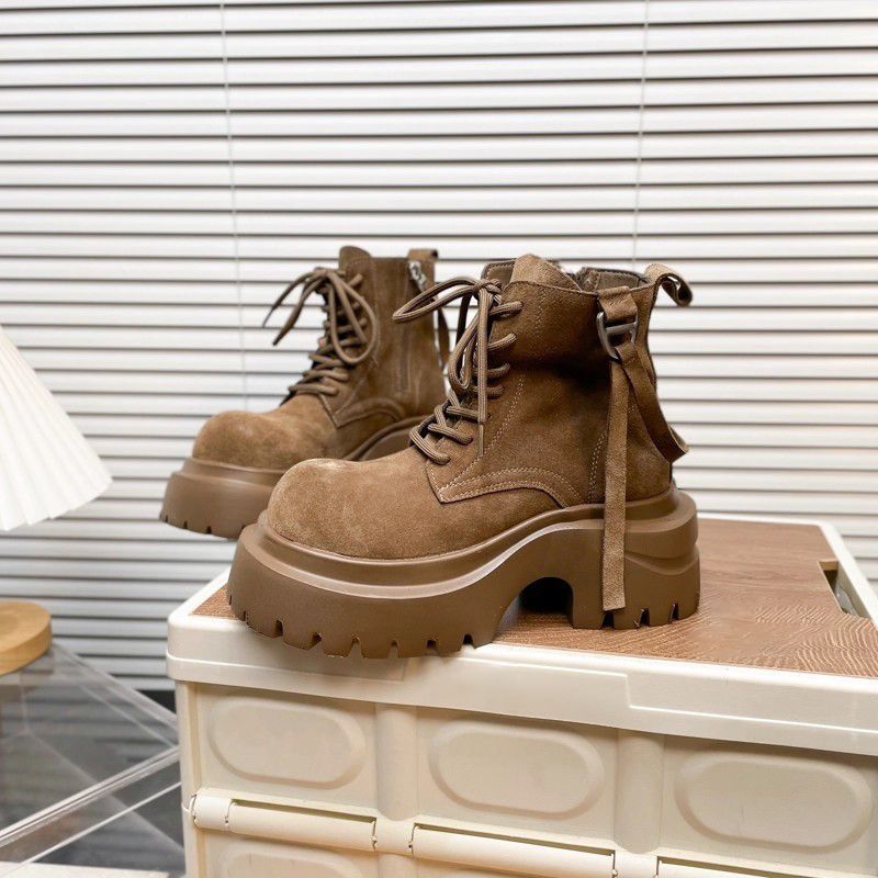 Fashion Versatile, Comfortable, Thin and Heightening Short Boots for Women's 2025 Autumn and Winter New Small Thick-soled Martin Boots for Children