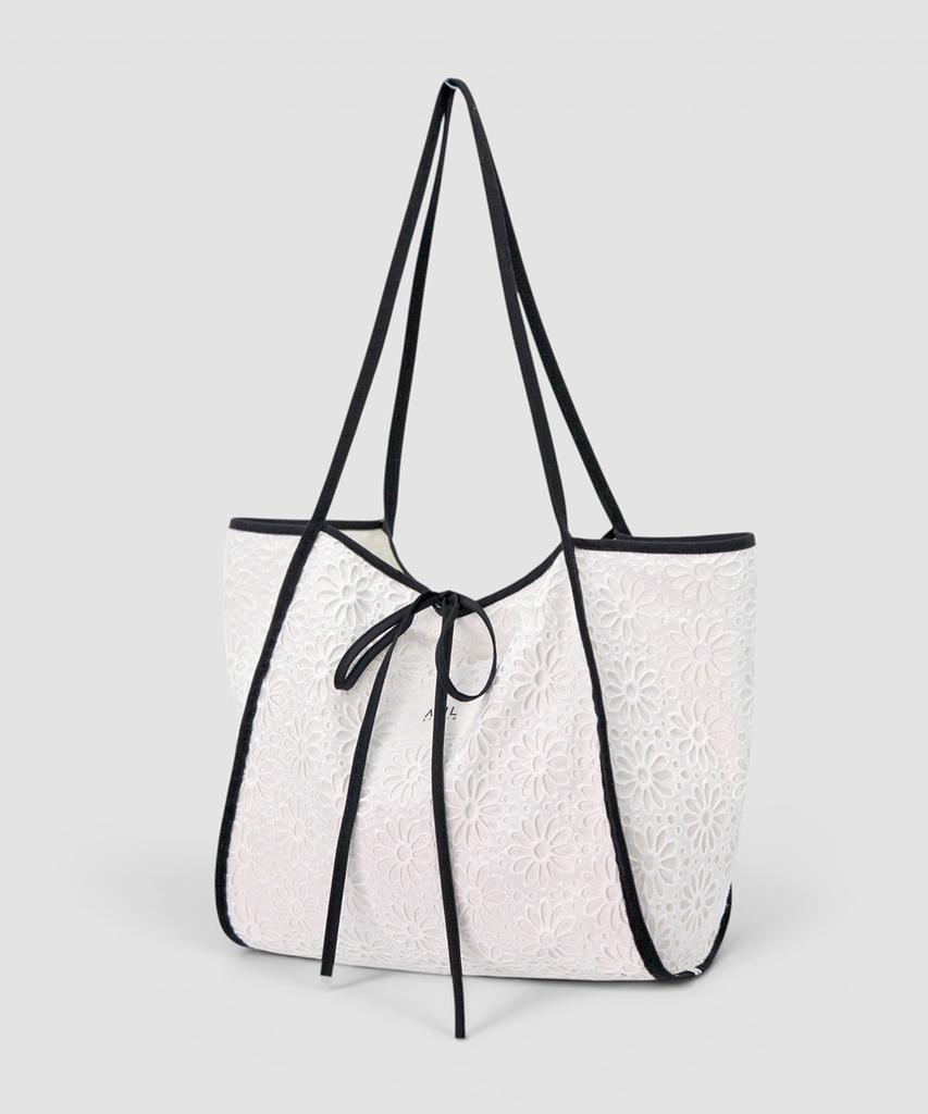 Atil Studio Daisy Lace Bobo Ribbon Shoulder Bag _ [Black Edition]