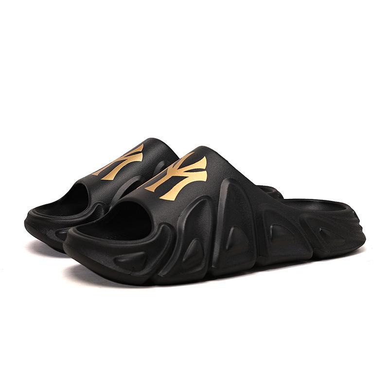 

Мужские тапочки. Дышащие и нескользящие тапочки на толстой подошве. Тапочки для отдыха. Пляжные тапочки. 44-45 чёрный/золотой