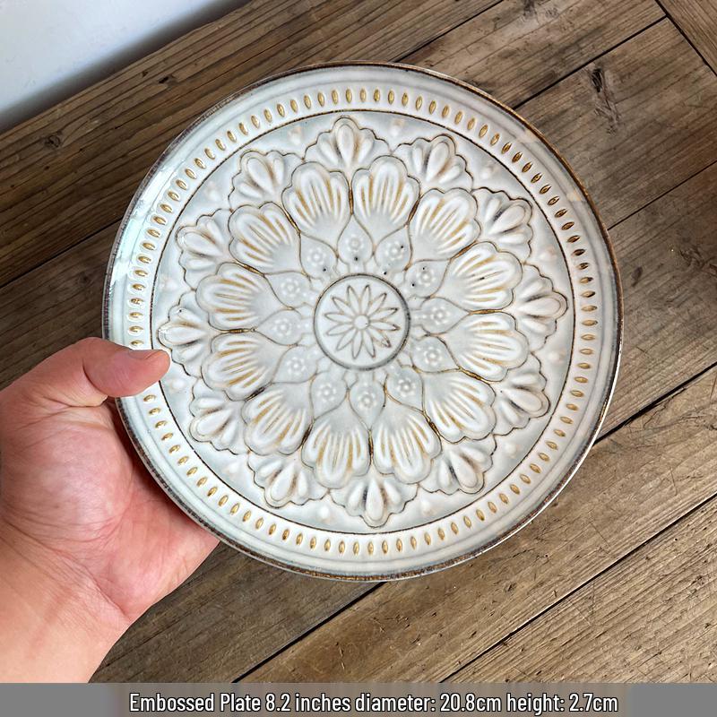 Piatti in Ceramica Raffinatamente Lavorati: Design Decorativi, Bassi, Profondi e da Insalata con Piccoli Difetti