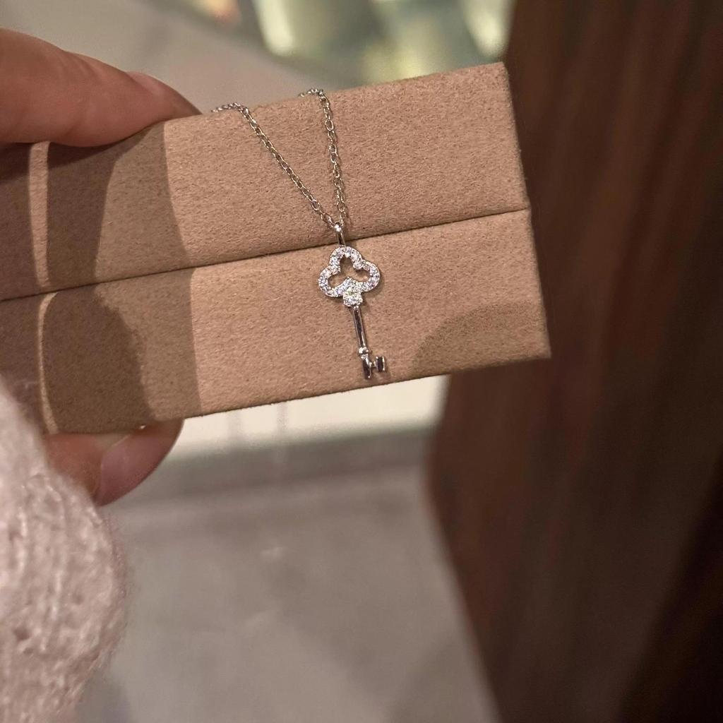 S925 Sterling Silver Sparkling Diamond Key Necklace - Women's Niche Design Clavicle Chain